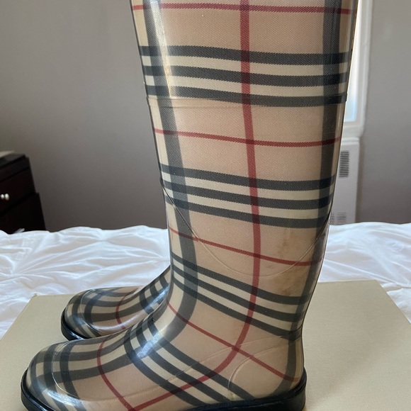 Burberry Rainboots, lightly worn, size 36 - Picture 5 of 5